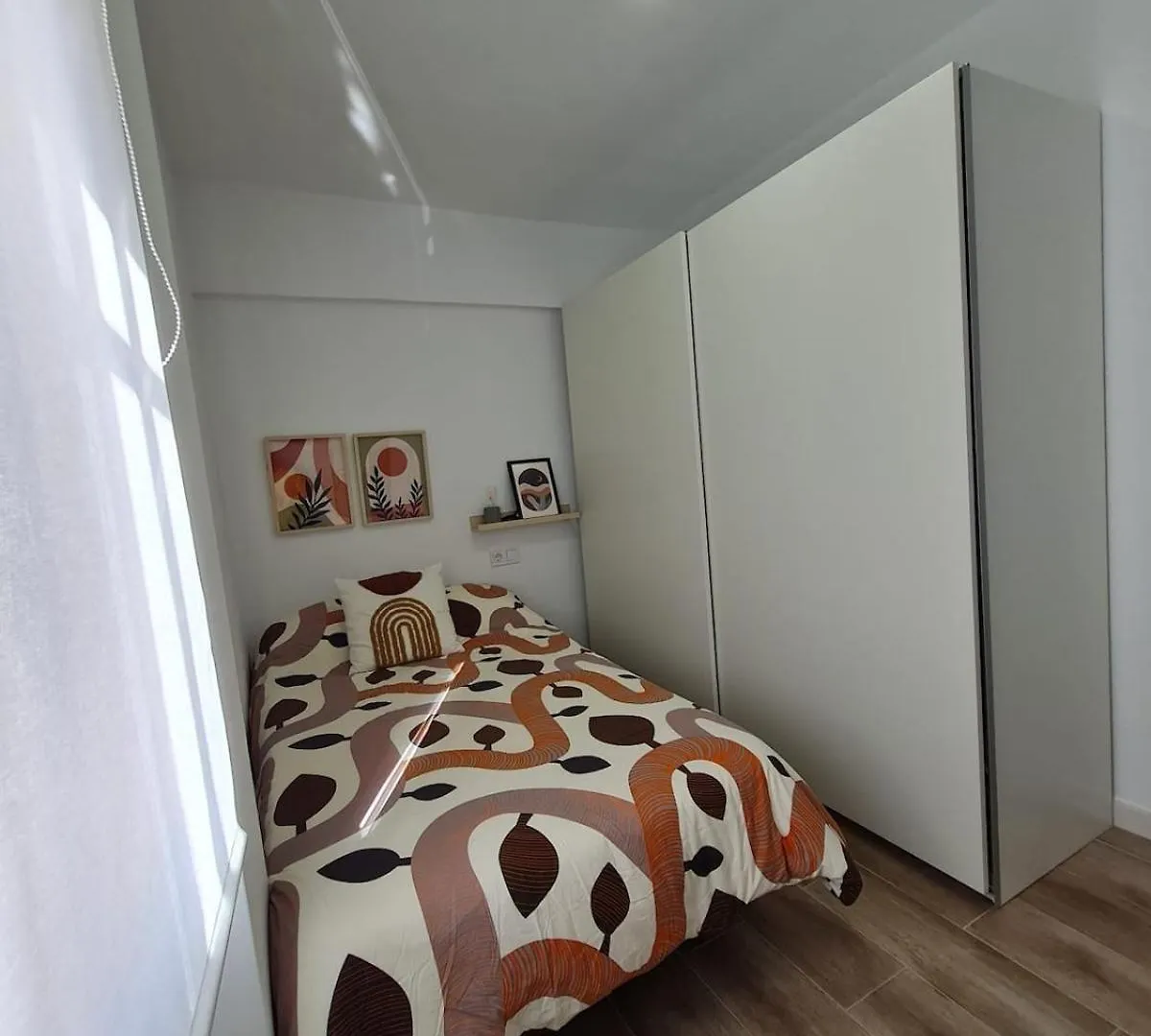 Triana San Jacinto Apartmento Leiria 세비야 0*,