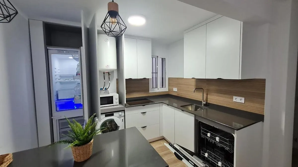 Triana San Jacinto Apartmento Leiria 세비야 0*,  스페인