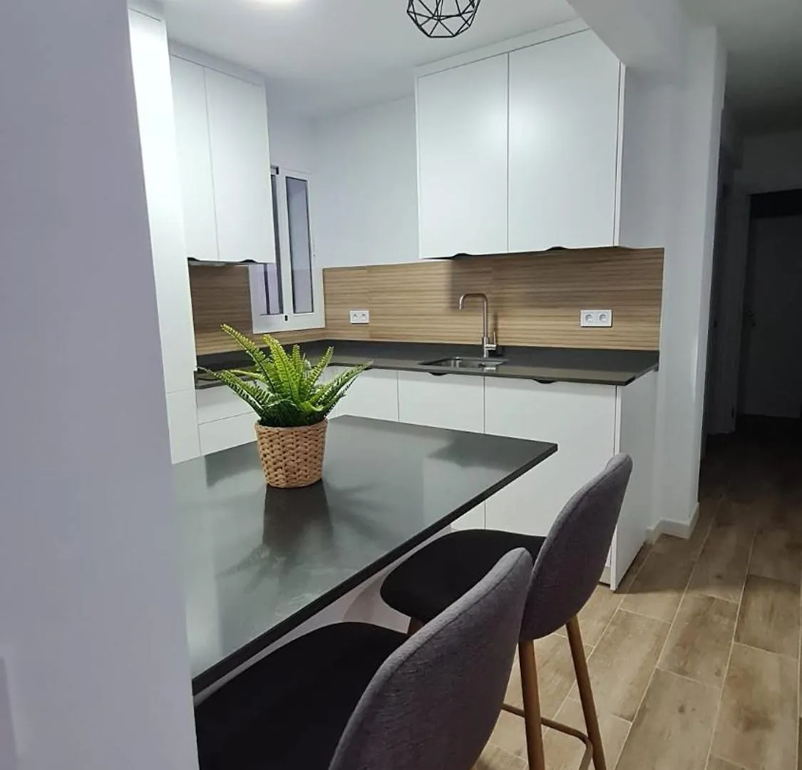 Triana San Jacinto Apartmento Leiria 세비야 0*,